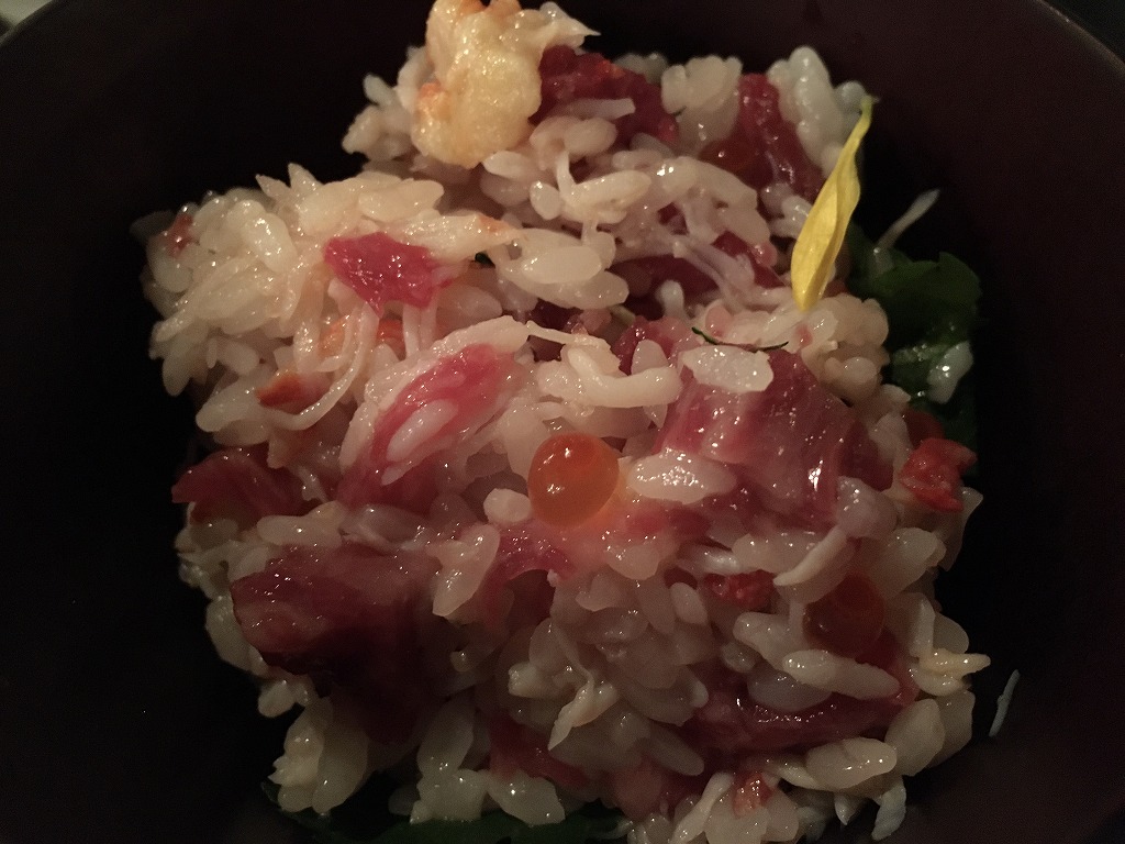 生馬肉と蟹とイクラのチラシ寿司 - ローストホース