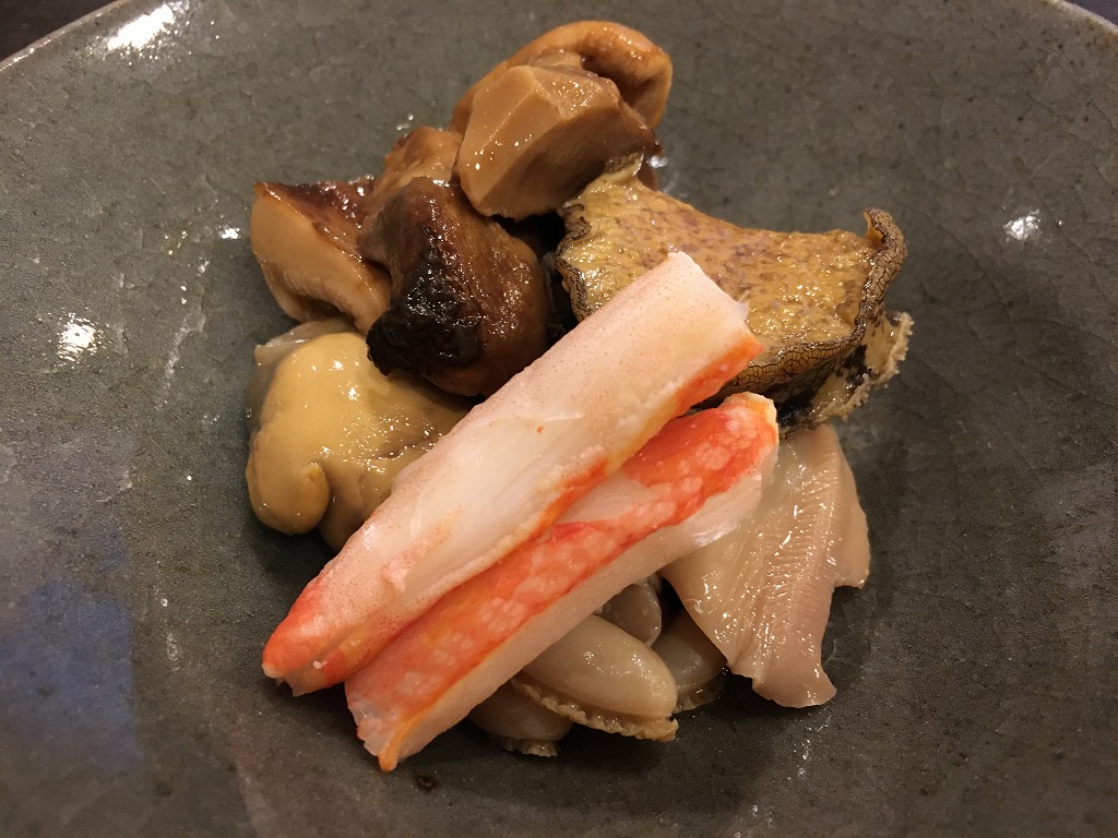 蟹＆アワビ、ハマグリ、松茸の煮物 - ぼぶ寿司