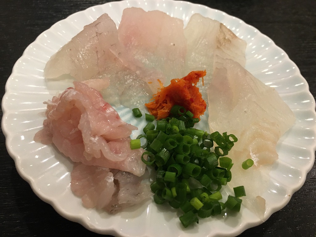 マコガレイの刺身(白身とえんがわ) - ぼぶ寿司