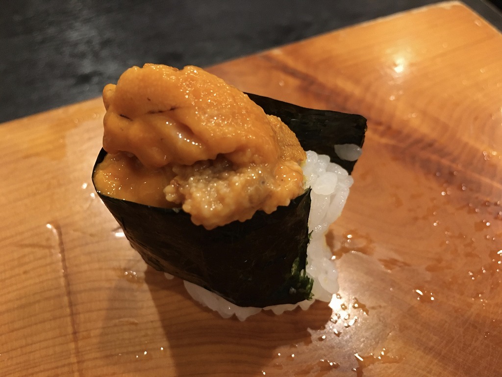 ウニの軍艦 - ぼぶ寿司