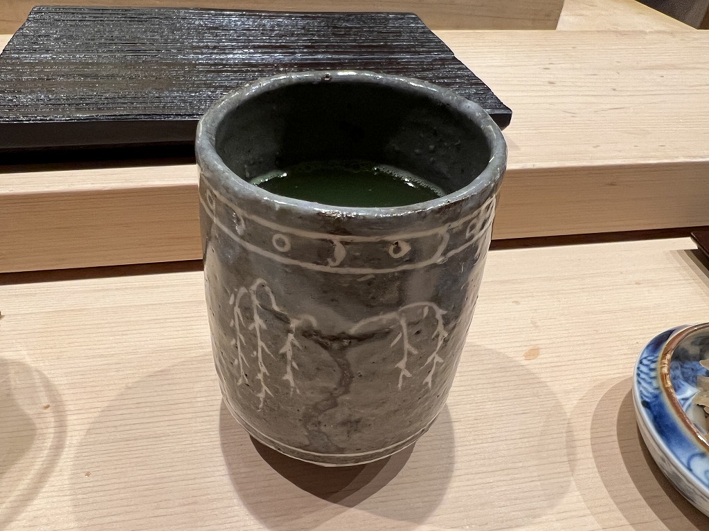 温かいお茶 - 鮨 くろ﨑