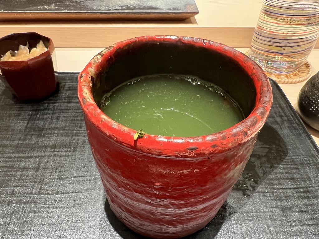温かいお茶 - 鮨 くろ﨑