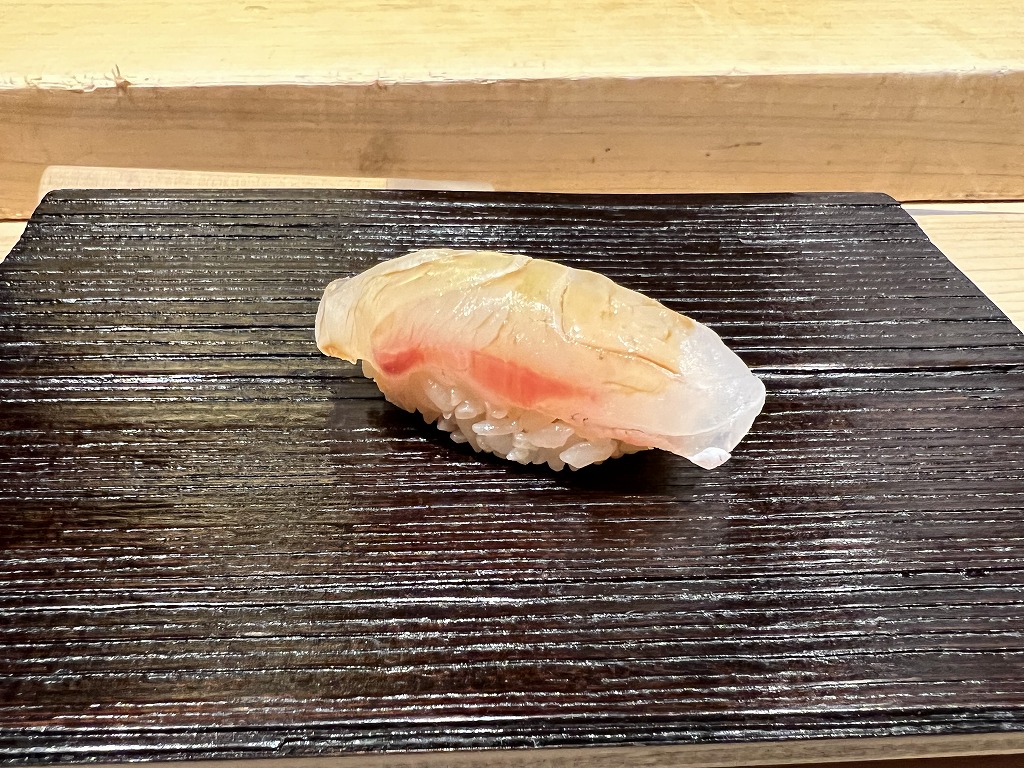 鯛【にぎり】 - 鮨 くろ﨑