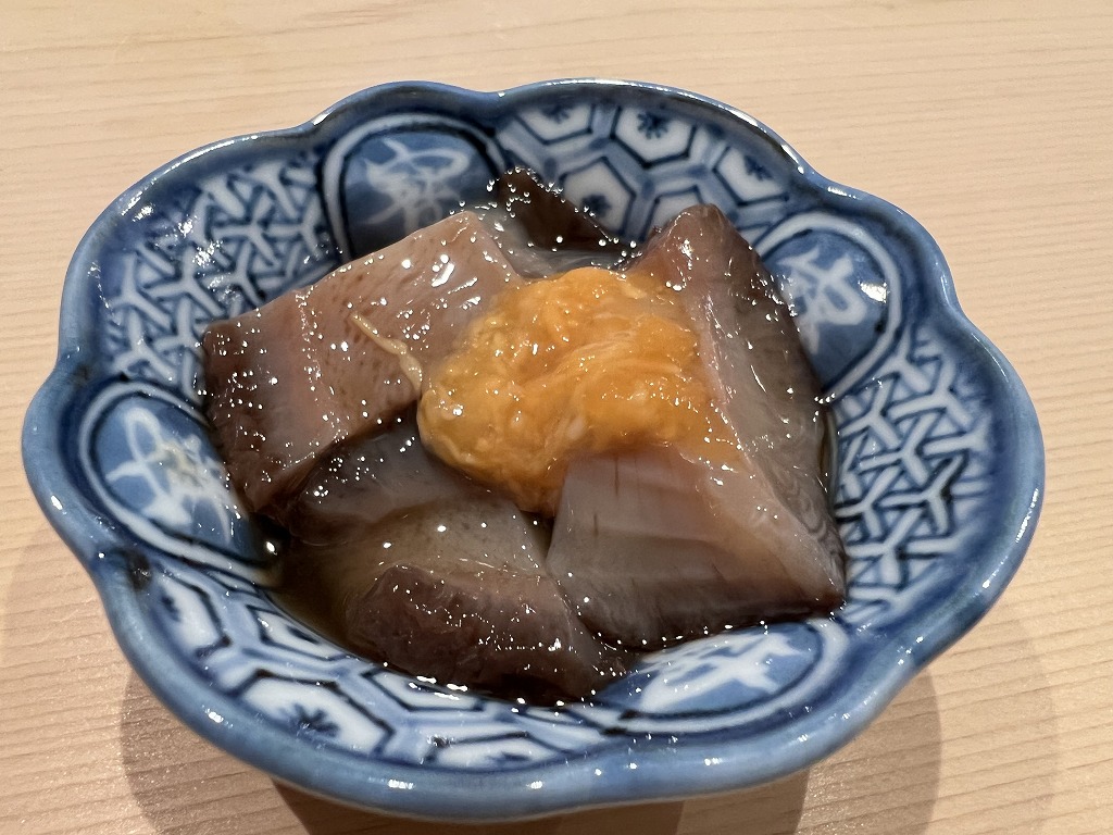 赤なまこ酢(卵巣のせ) - 鮨 くろ﨑