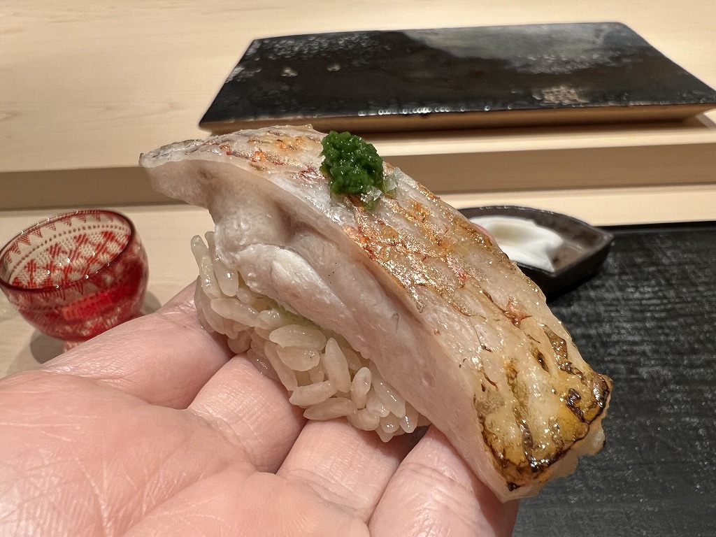 ノドグロ(炙り＆塩) - 鮨 くろ﨑