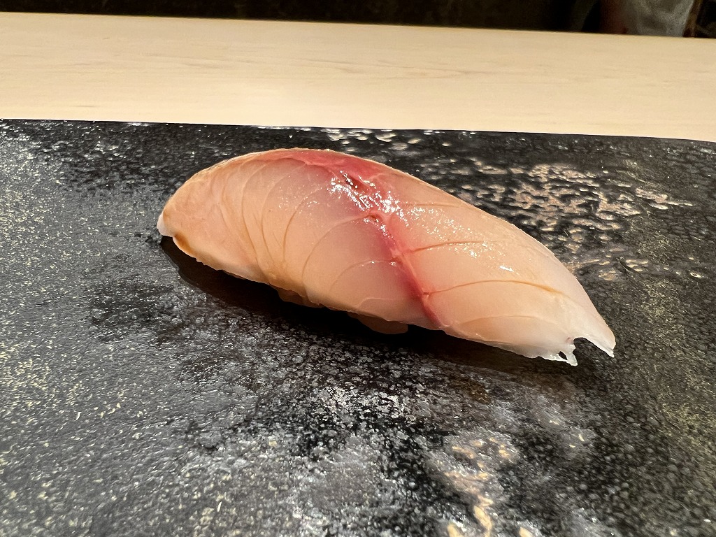 アジ(酢じめ) - 鮨 くろ﨑