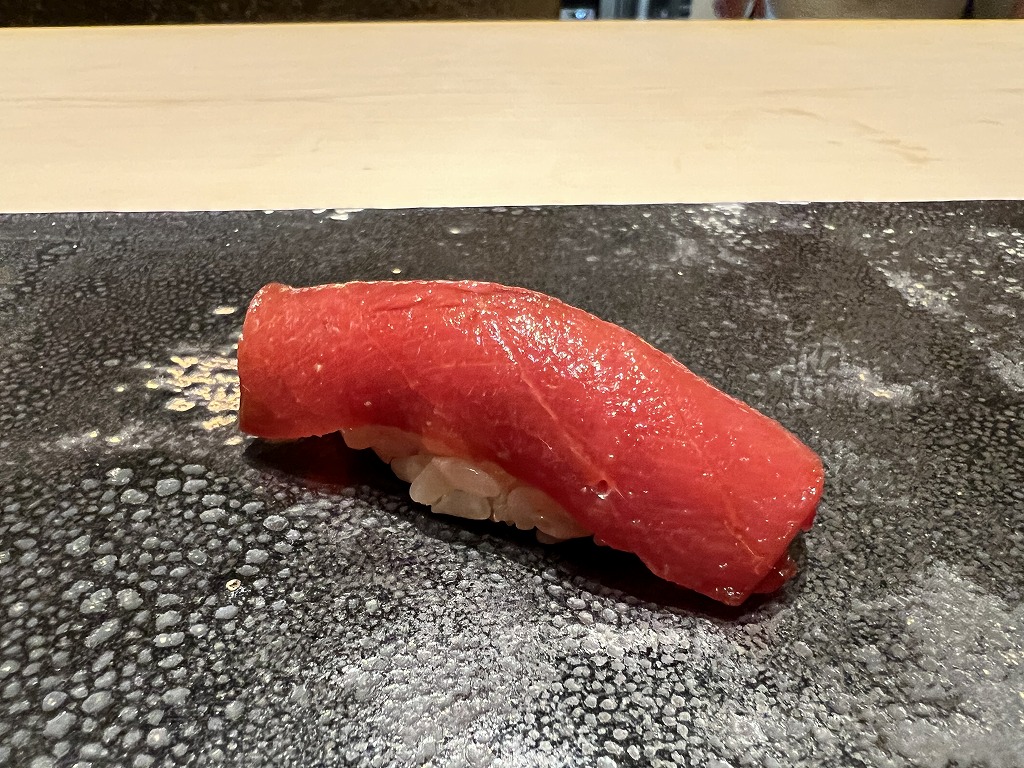 マグロ赤身(塩釜) - 鮨 くろ﨑