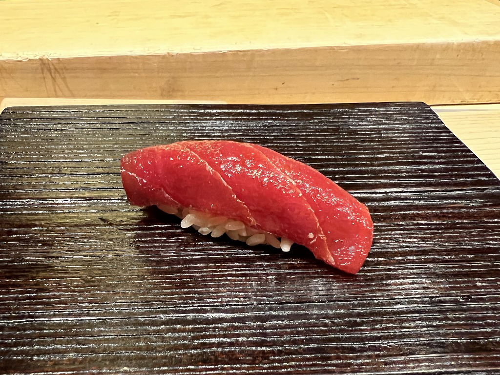 マグロ赤身【にぎり】(静岡県下田産・やま幸) - 鮨 くろ﨑