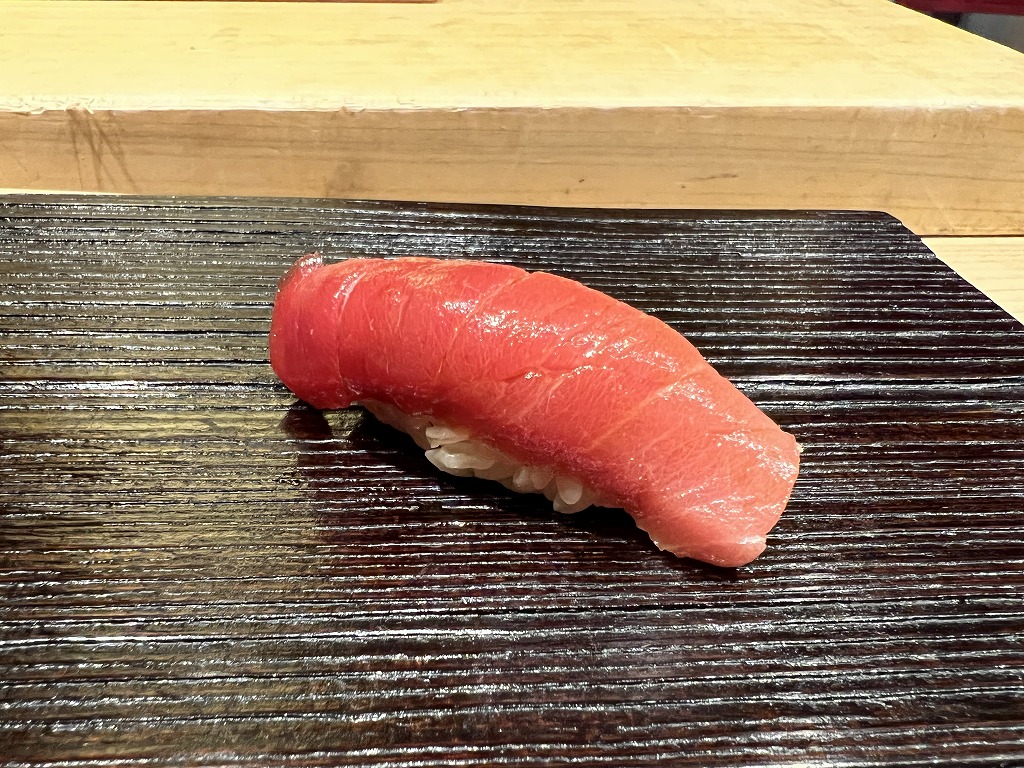 中トロ【にぎり】(静岡県下田産・やま幸) - 鮨 くろ﨑
