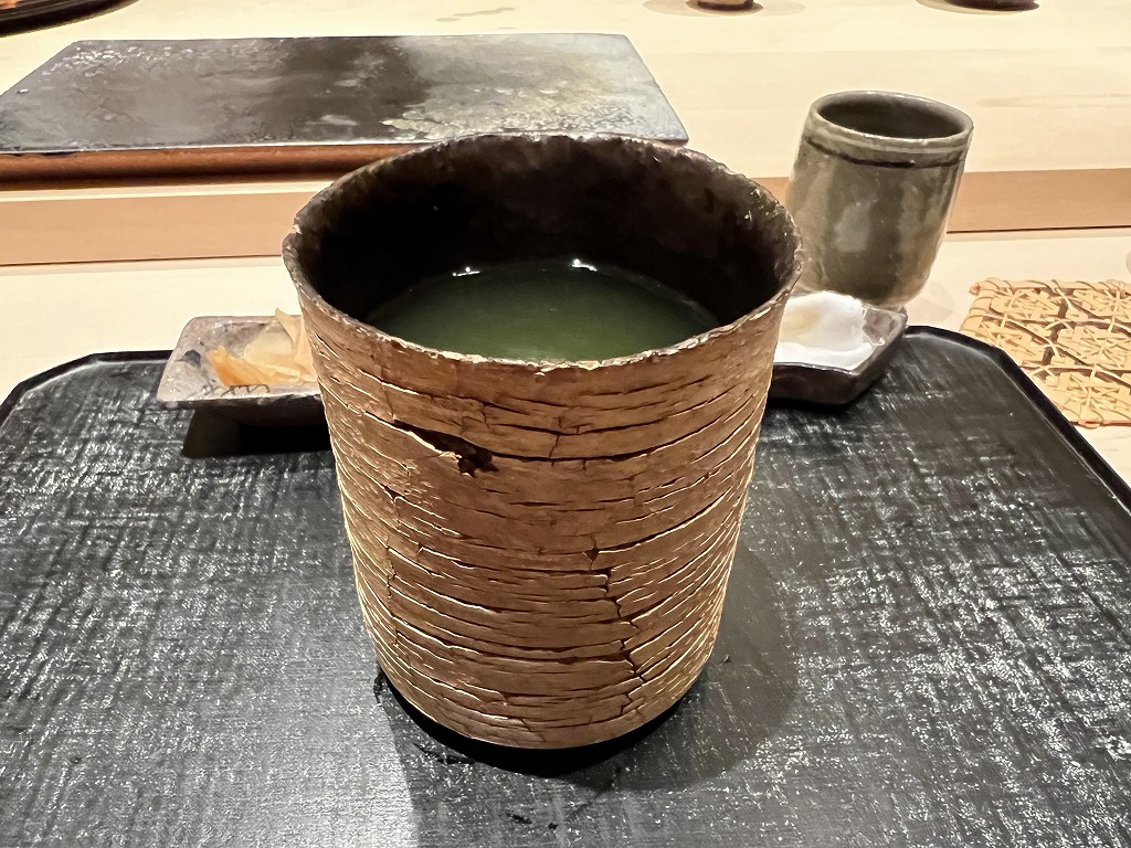 温かいお茶 - 鮨 くろ﨑