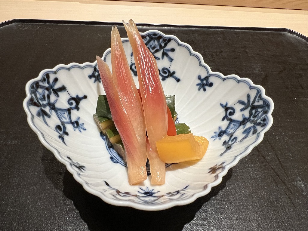赤酢で漬けたお野菜 - 鮨 くろ﨑