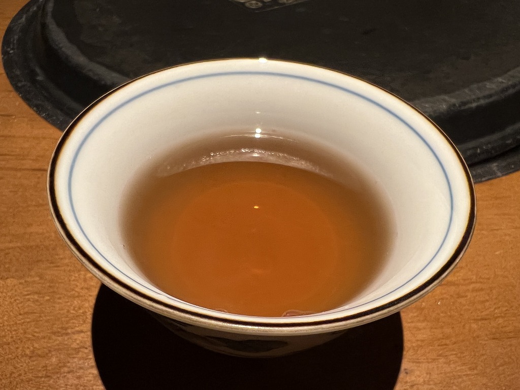 温かいお茶 - 蕃 YORONIKU